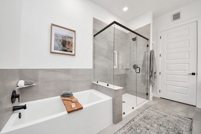 Building Photo - 15635 Memorial Dr