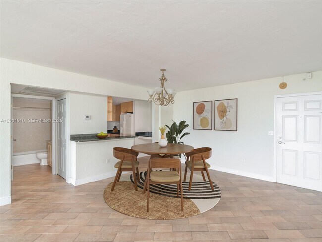 Foto del edificio - 10350 W Bay Harbor Dr