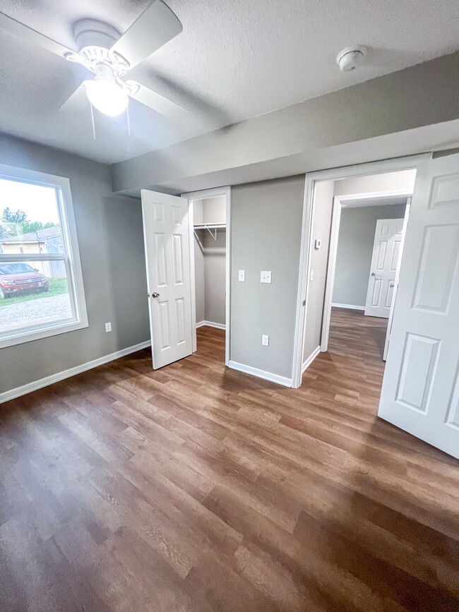 306 W Market St, Warrensburg, MO 64093 Townhome Rentals in