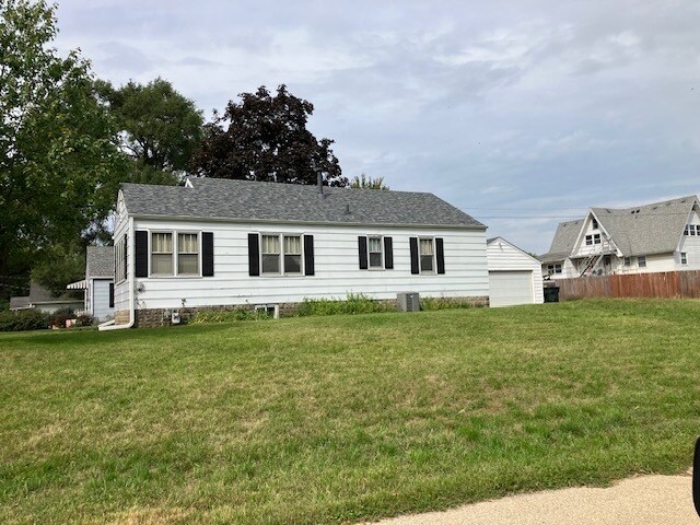 Foto del edificio - 518 Bremer St