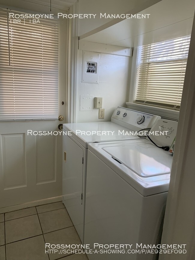 Foto del edificio - 1 Bedroom 1 Bath Back Unit