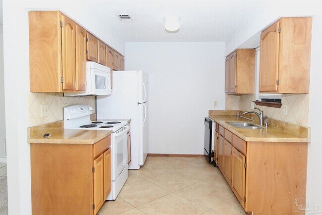 Foto del edificio - 8224 Tempest Dr