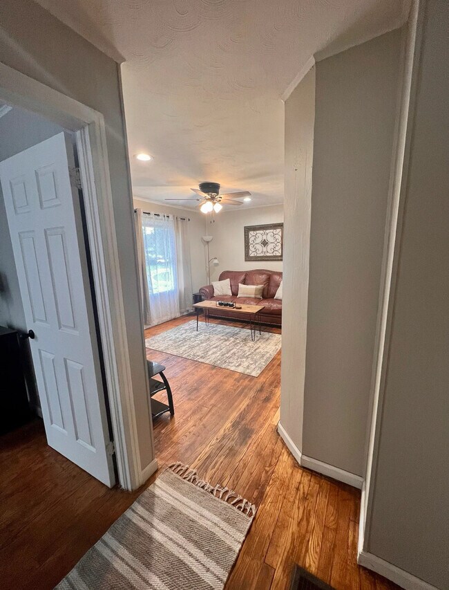 Foto del edificio - 43 Burdette Addition Dr