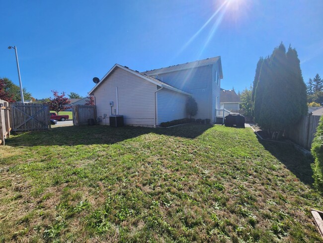 Building Photo - Available Mid January