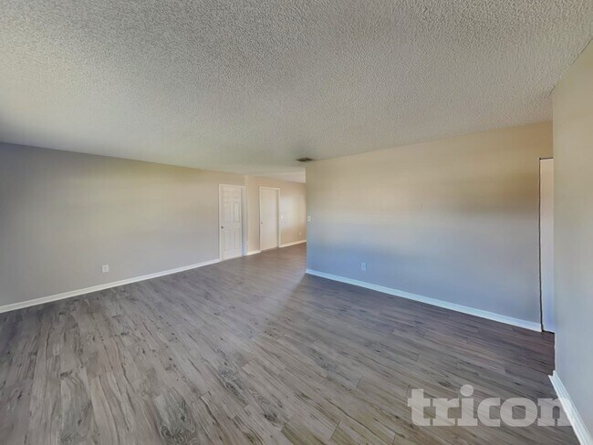 Foto del edificio - 3181 Clewiston St