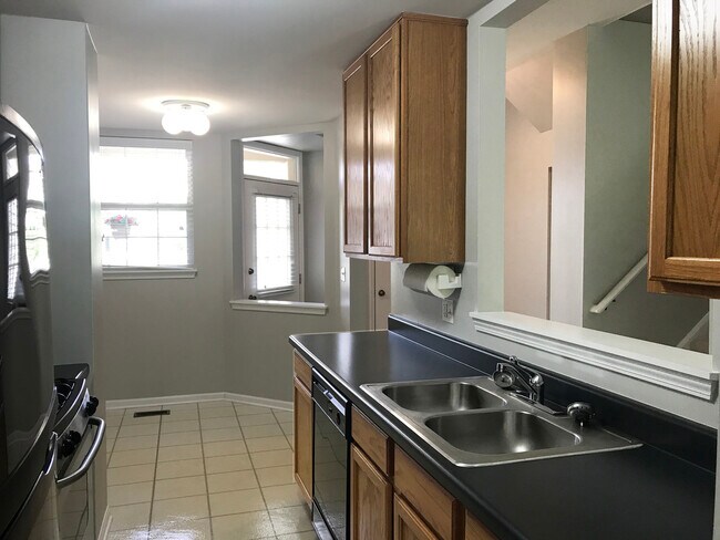 Foto del edificio - 2938 Rutland Cir