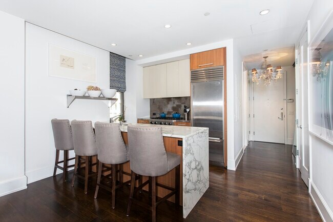 Foto del edificio - 1BR Condo - with Home Office