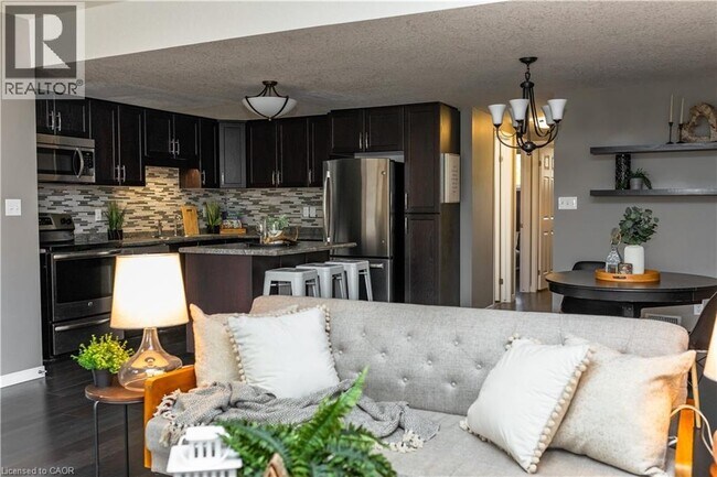 Building Photo - 1686 FISCHER HALLMAN Road Unit# H