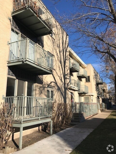 Building Photo - 1260 W Byron St