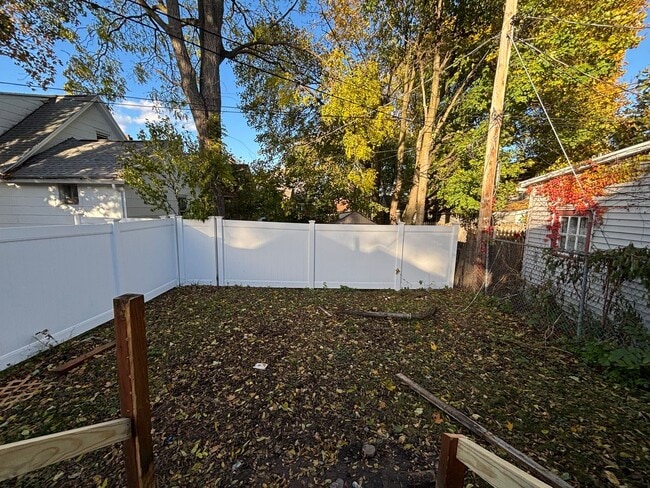 Foto del edificio - 170 Benton St