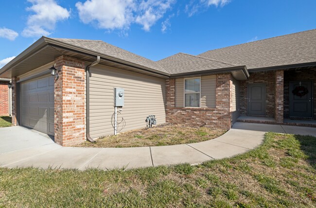 Foto del edificio - Three Bedroom Duplex in Republic, Missouri!