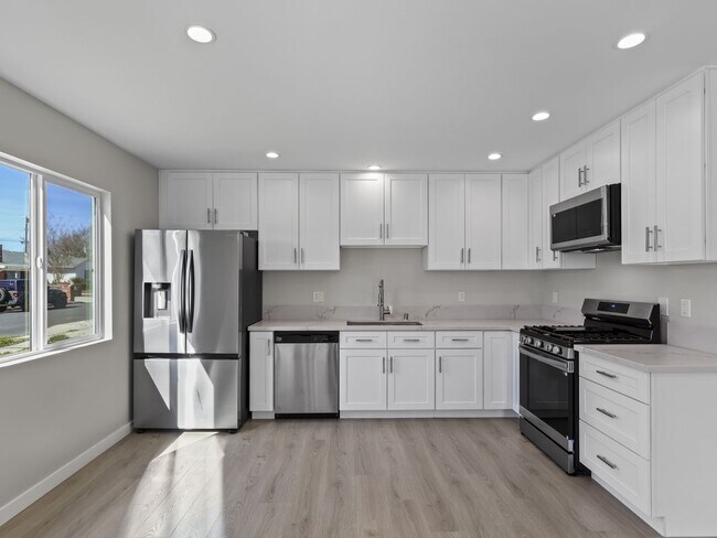 Foto del edificio - 7318 Leescott Ave
