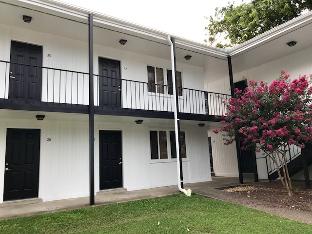 The Columns - 802 E Main St - 802 E Main St
