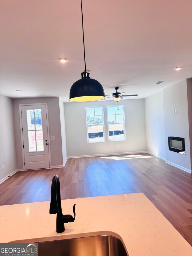 Building Photo - 103 Pk Rdg Cir