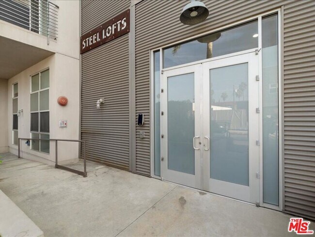 Foto del edificio - 13320 Beach Ave