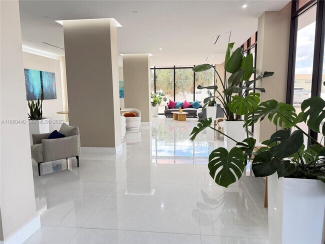 Building Photo - 2401 S Ocean Dr