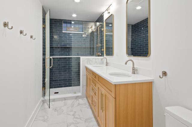 Building Photo - 3 bedroom in Chicago IL 60613