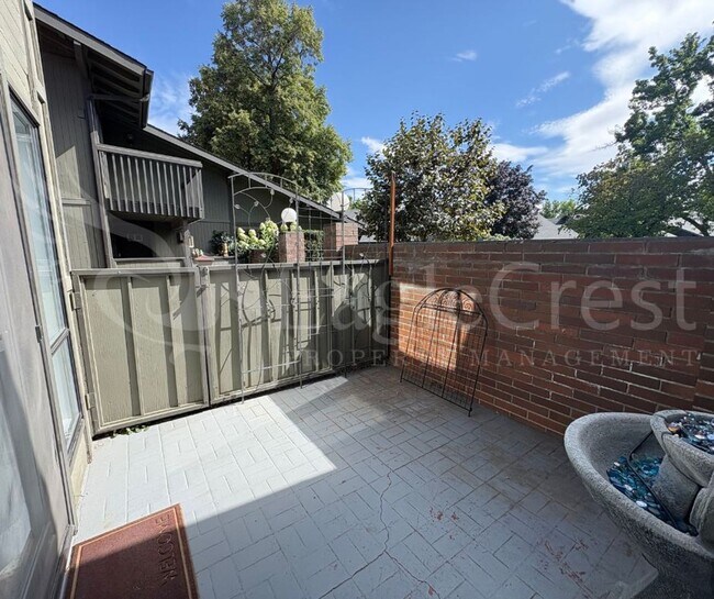 Foto del edificio - *2nd Month Rent Free* 3 Bedroom Townhome Near Country Club Golf Course