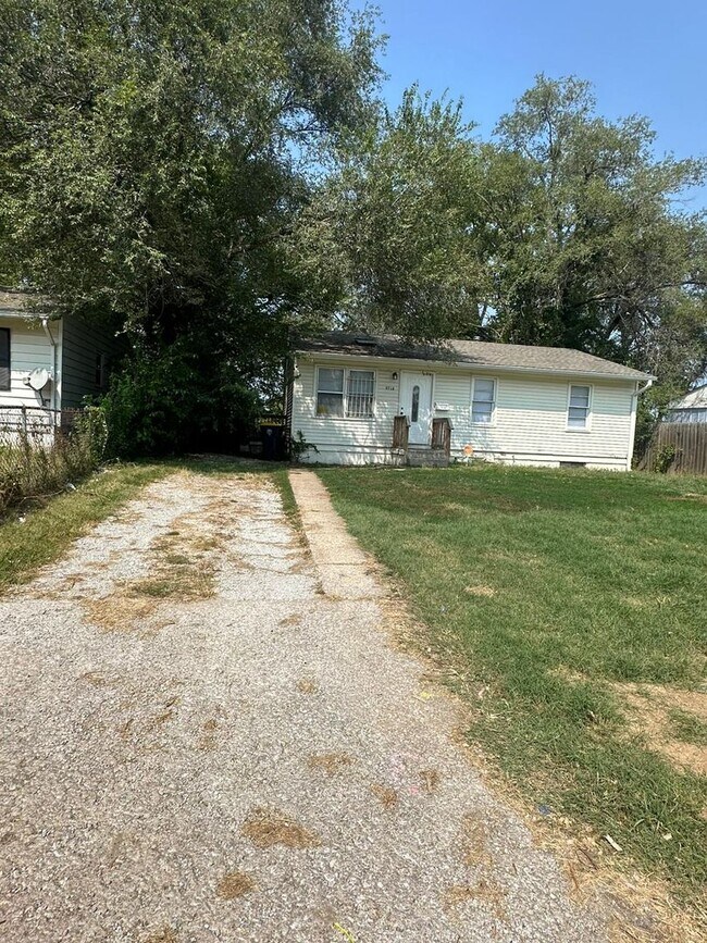Building Photo - 3 bedroom 1 bath