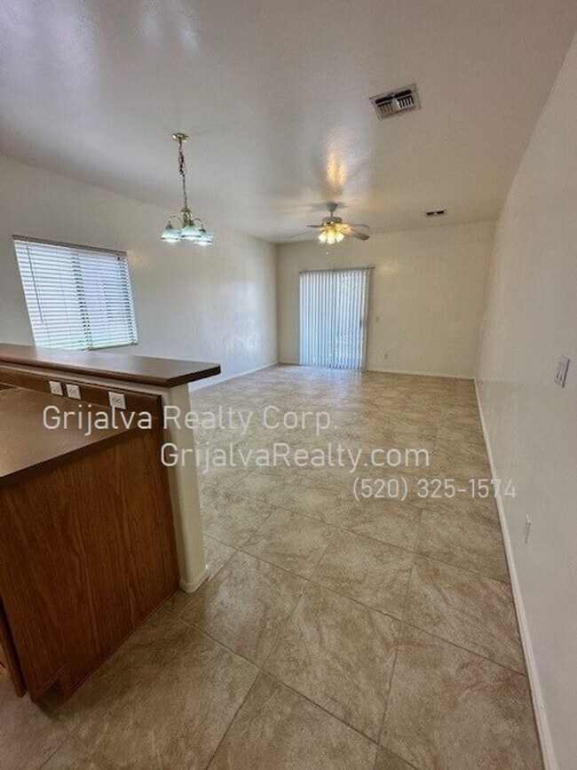 Building Photo - Beautiful 3BR 2 BA home in Continental Res...