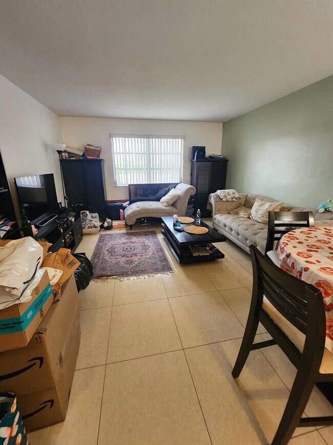 Foto del edificio - 1801 NE 62nd St