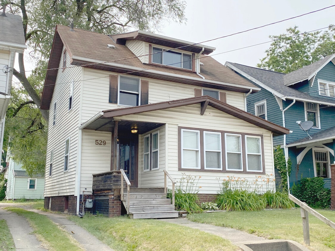 Foto principal - 529 Clarendon Ave NW