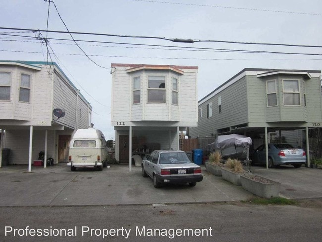 Building Photo - 122 Cod St