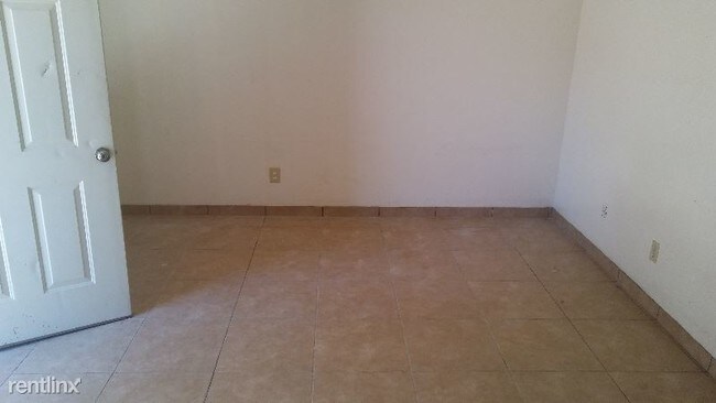 Foto del edificio - 1642 E Monroe St