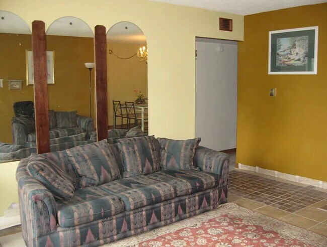 Foto del edificio - 5403 Chateau Dr