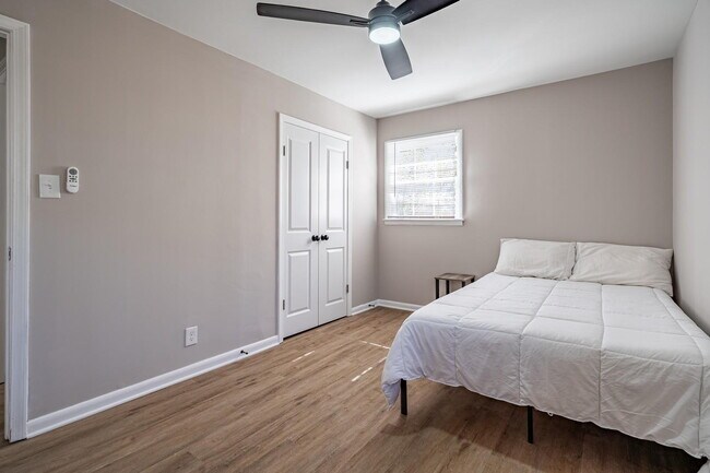 Foto del edificio - Charming Home in a Prime Atlanta Location