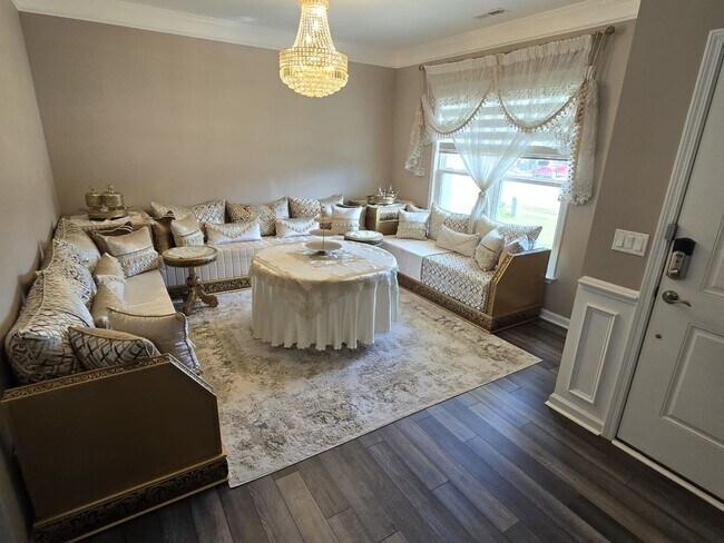 Foto del edificio - Gorgeous 5 beds single family.