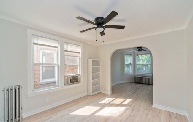 Foto del edificio - 4143 N McVicker Ave