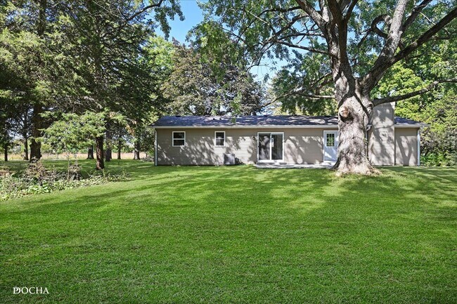 Foto del edificio - 4 Acorn Ln