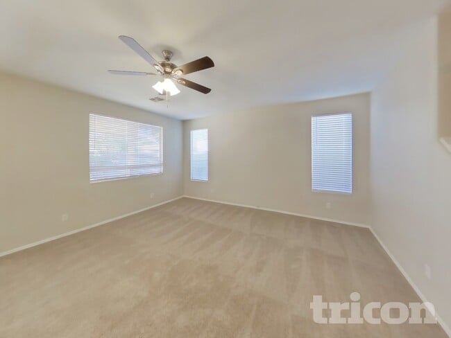 Foto del edificio - 4868 E Meadow Land Dr