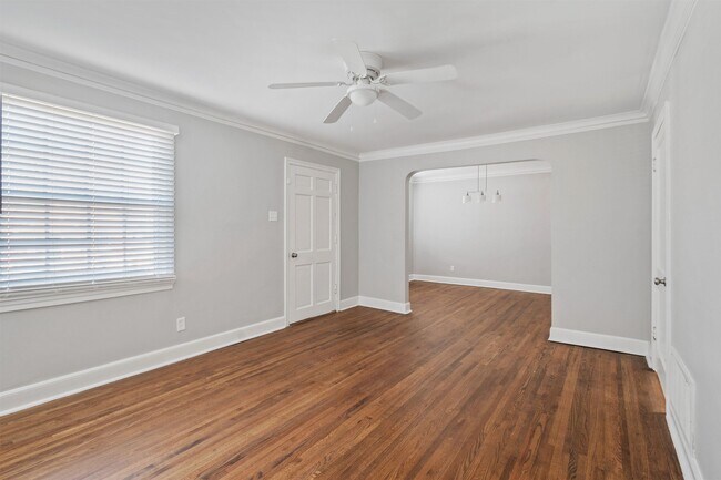 Foto del edificio - 3753 Friar Tuck Rd