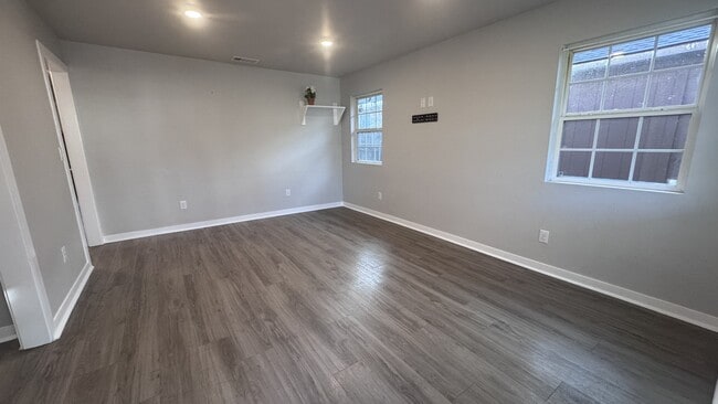 Foto del edificio - 3503 Division St