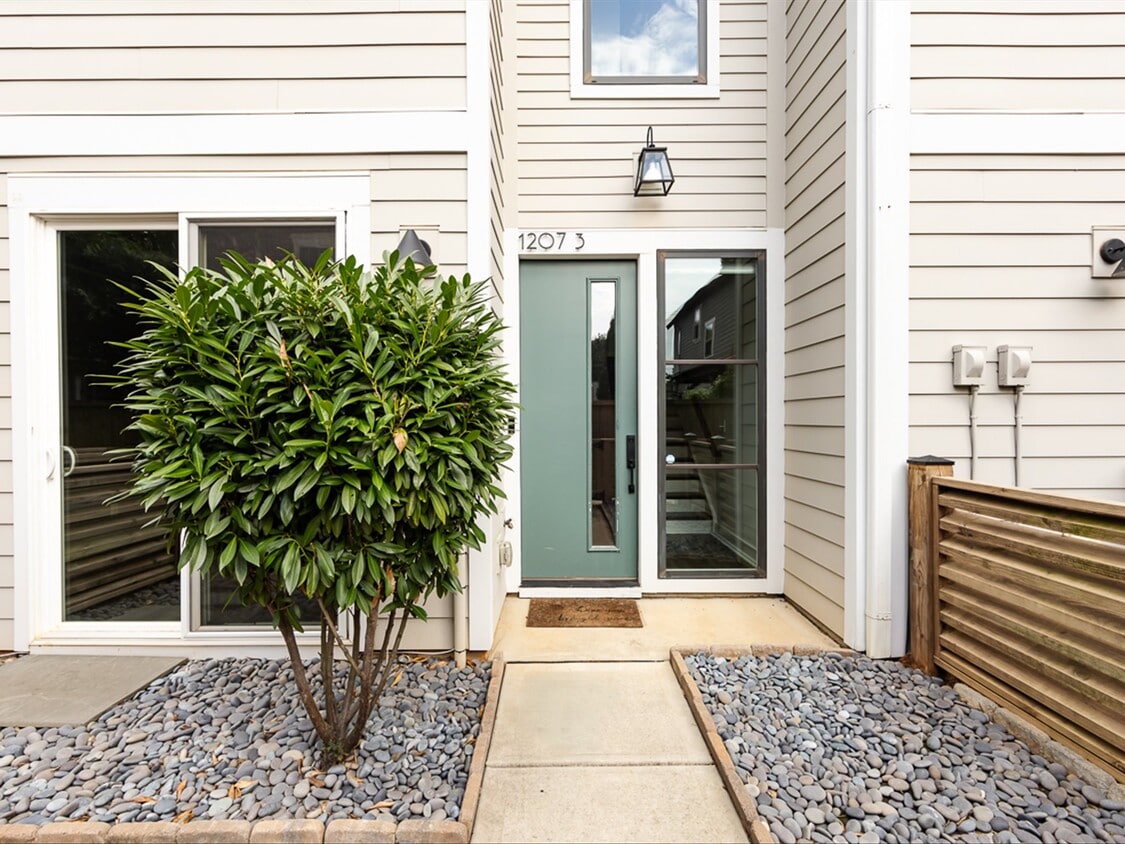 Foto principal - 1207 E 36th St