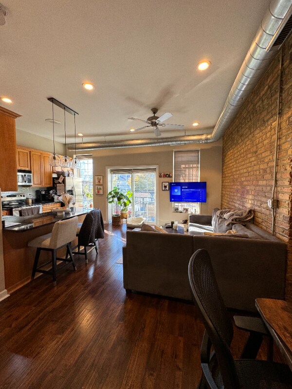 2212 N Campbell Ave Unit 2d, Chicago, IL 60647 Condo for Rent in