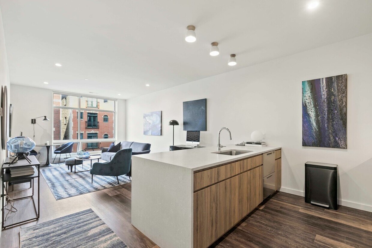 Foto principal - 1126 W Chicago Ave
