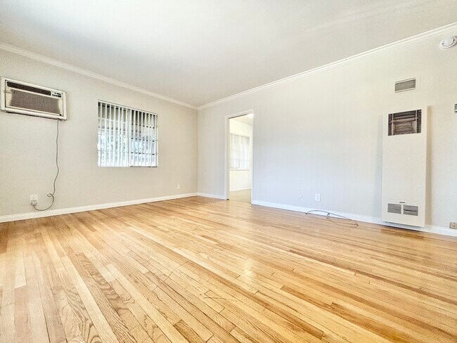 Foto del edificio - 5610 Gentry Ave Valley Village, CA 91607
