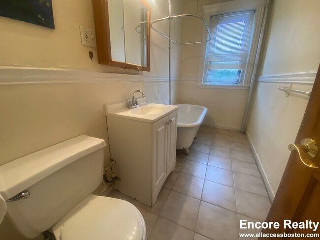 Foto del edificio - 364 Riverway