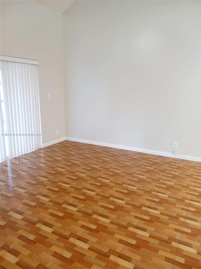 Foto del edificio - 4620 W McNab Rd