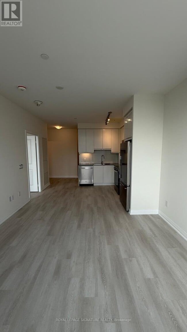 Building Photo - 3270 Sheppard Ave E