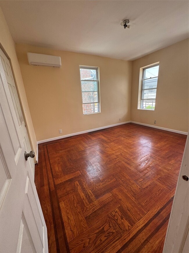 Foto del edificio - 4421 Murdock Ave