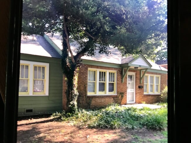 Building Photo - 821 Cruce St