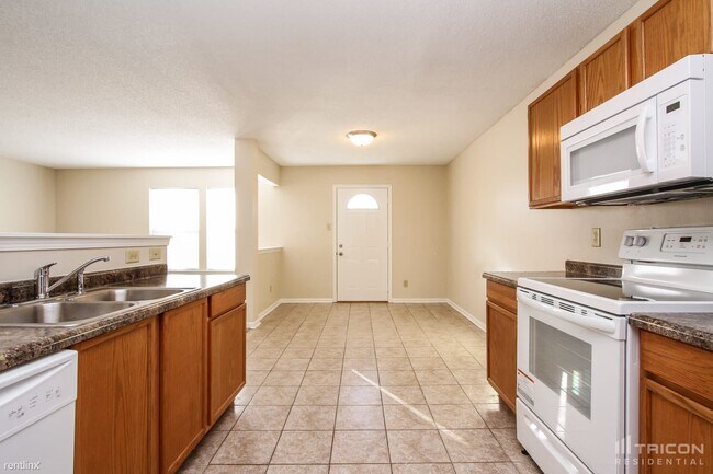 Building Photo - 10763 Glenayr Dr