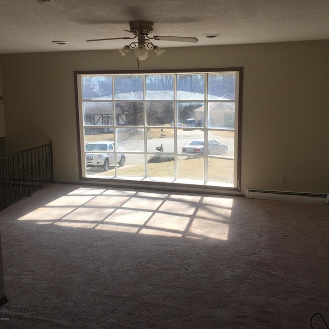 Building Photo - 1803 Briar Dr