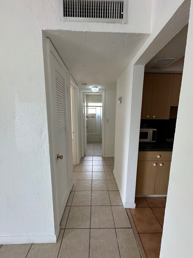 Building Photo - 7226 SW 94th Pl