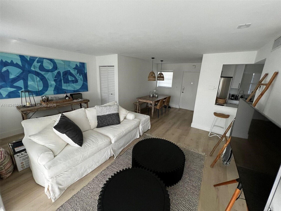 Foto principal - 221 Meridian Ave