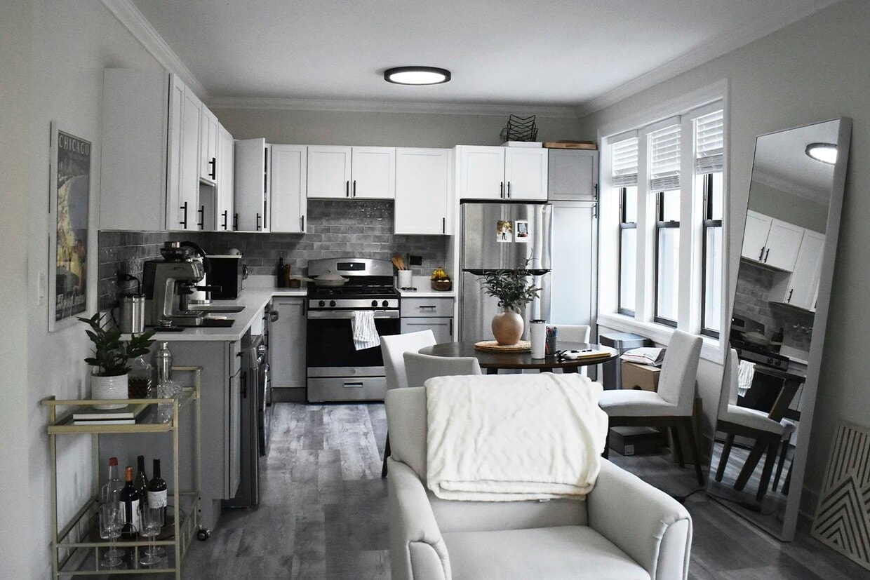 Photo - 839 West Cornelia Avenue, Unit N3